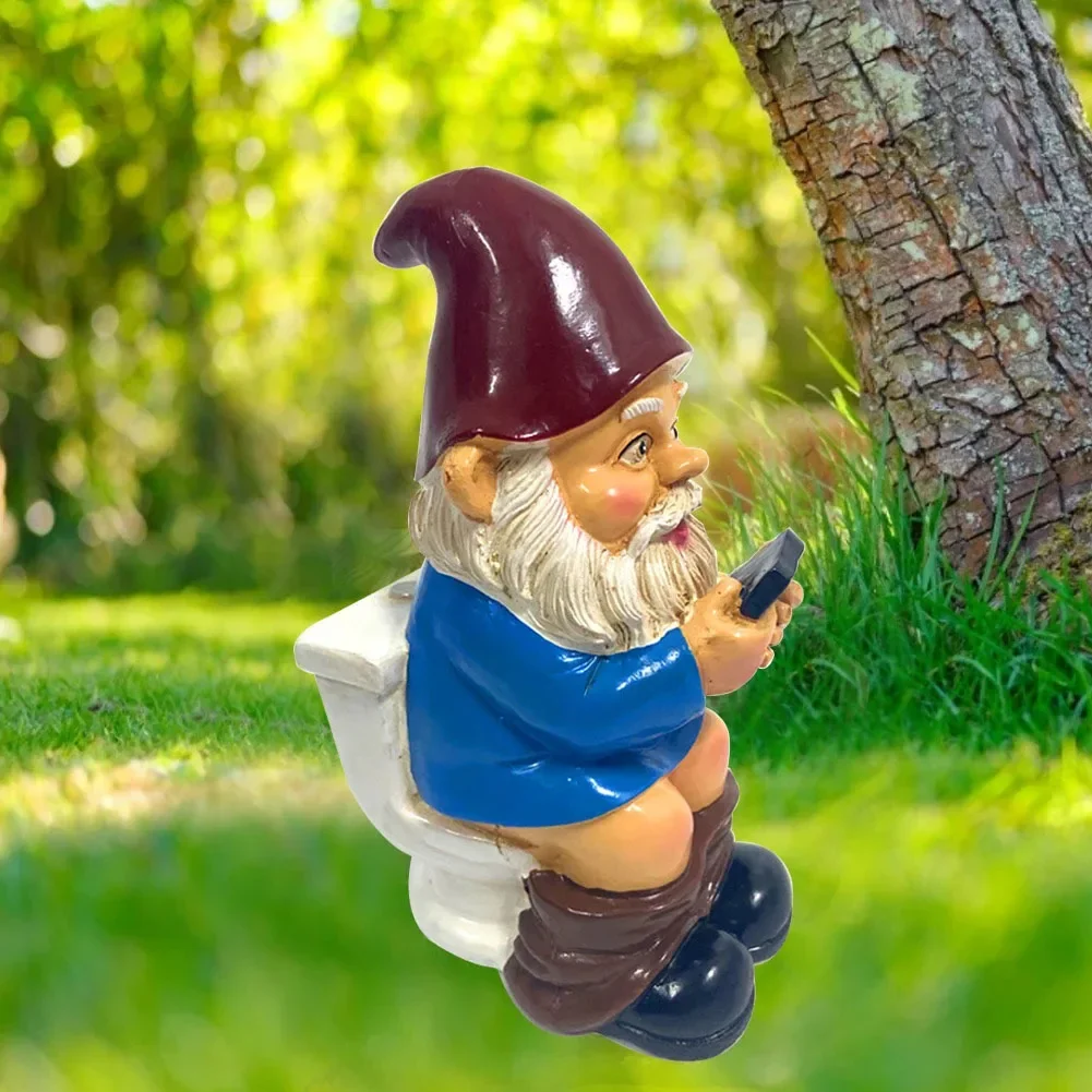 

Garden Dwarf Gnomes Miniature Ornaments Garden Toilet Play Phone Gnome Figurines Decoration Handicraft Courtyard Resin Statues D