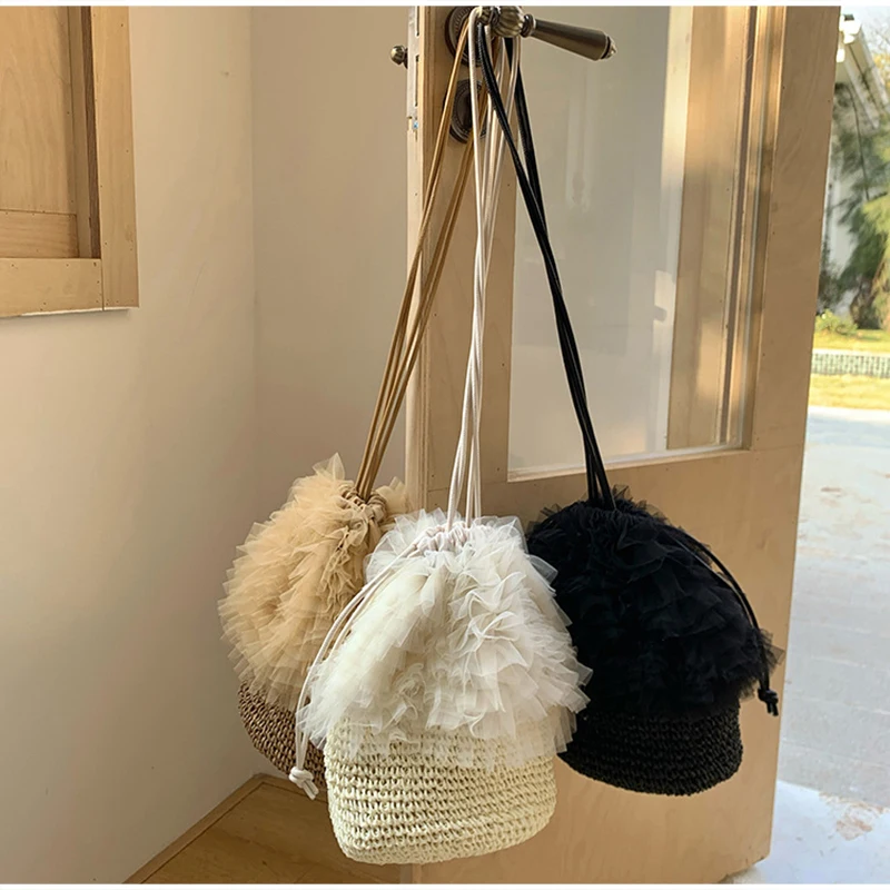 Damen-Straw-Bucket-Bag mit Mesh-Spitzenbesatz, handgefertigte Häkel-Schultertasche im Boho-Stil für den Sommer und Alltag – Detail 12