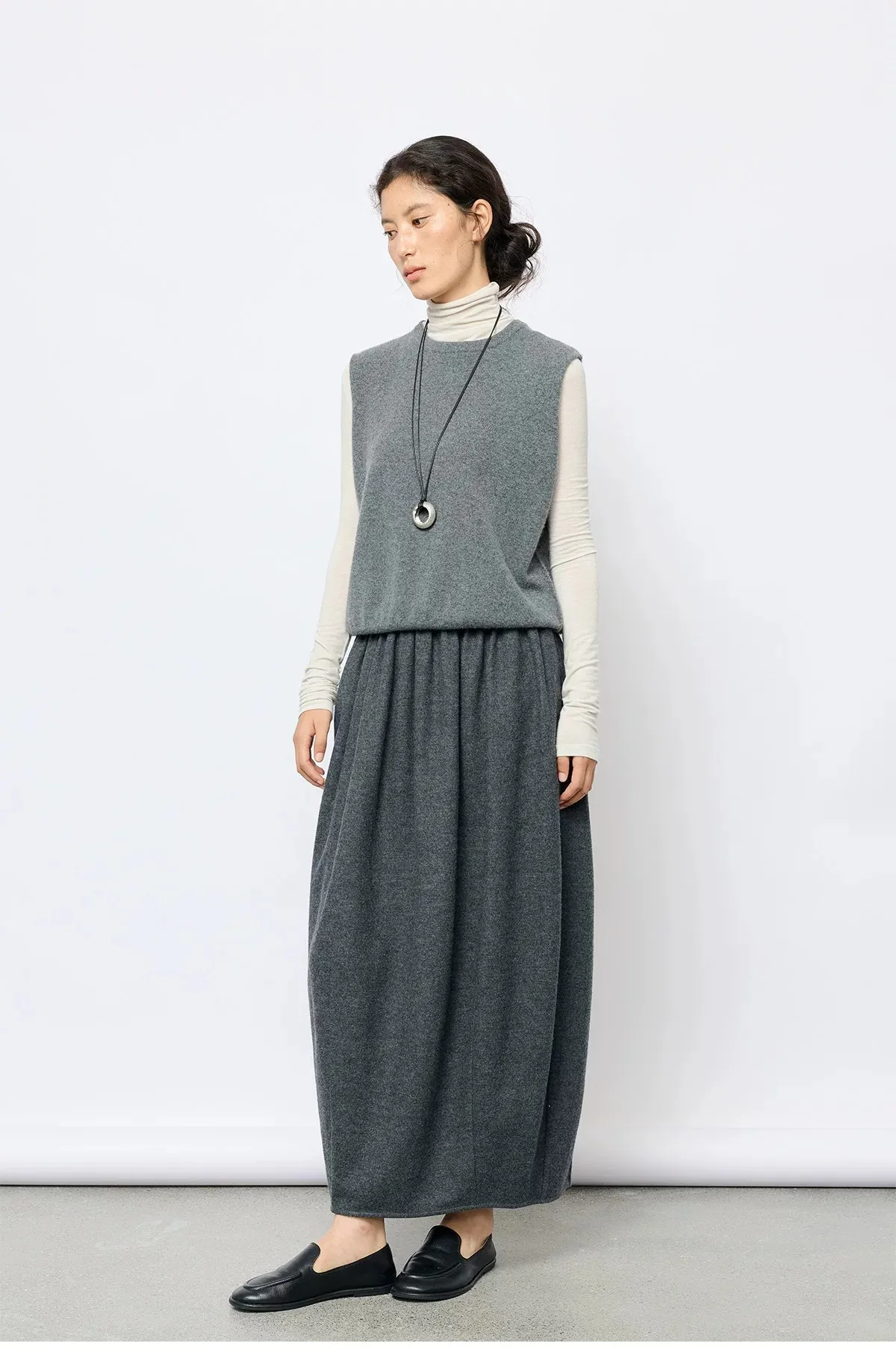 100% Wool Three-Dimensional Cut Flower Bud Skirt, Designed with a Relaxed and Lazy Style, New Model for Women in the Fall/Winter 2026 Season