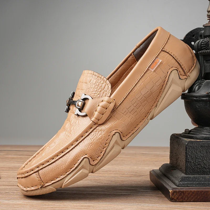 

Хаки белые мужские роскошные мокасины лоферы новые модные молодежные прогулочные туфли для отдыха без шнуровки мужские трендовые джентльменские повседневные лоферы