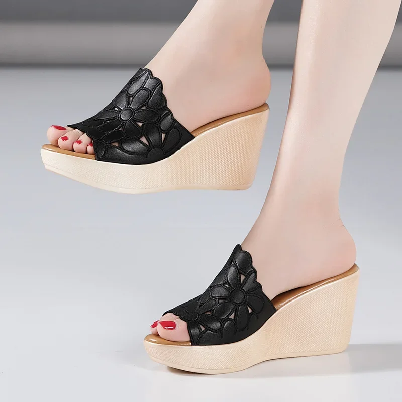 Small Size 32-43 Non Slip Floral Cutout High Heels Wedding Shoes Women Wedges Slippers 2025 Summer Beach Offce Slides Thick Sole