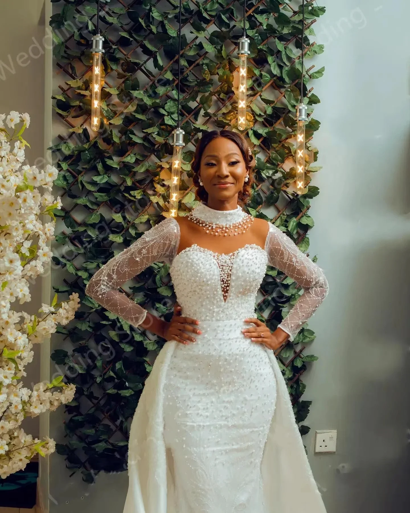 Abito da sposa a sirena con perle pesanti personalizzato Treno staccabile Illusion maniche lunghe Abiti da sposa donna neri Robe