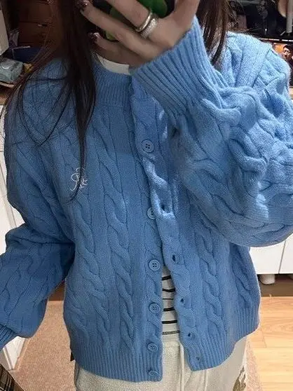 เสื้อสเวตเตอร์ถักไหมพรมสไตล์เกาหลีสำหรับผู้หญิง สีฟ้า ทรงเข้ารูป แขนยาว คอกลม ผ้าเนื้อนุ่ม ใส่ได้หลายโอกาส สไตล์ลำลอง เหมาะสำหรับฤดูหนาว