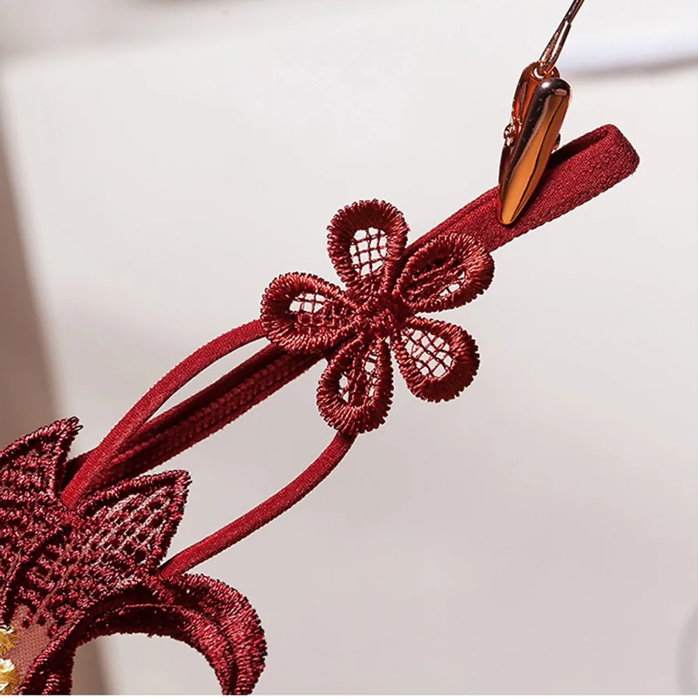 Adult Sex Products Alluring Women's Lace Pearl Thong G string Panties Lingerie Underwear with Crotchless Style