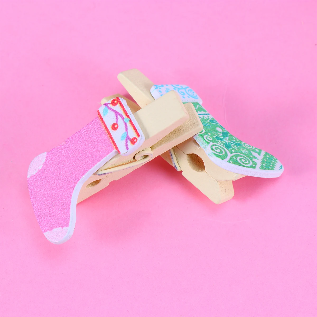 

10Pcs Christmas Boots Wooden Photo Clips Colorful Memo Holders with Hemp String Christmas Decoration Photo Pins