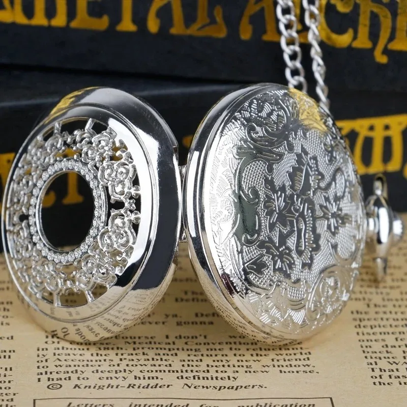 ساعة جيب كوارتز فضية مجوفة أرقام رومانية للرجال والنساء قلادة قلادة على مدار الساعة هدايا