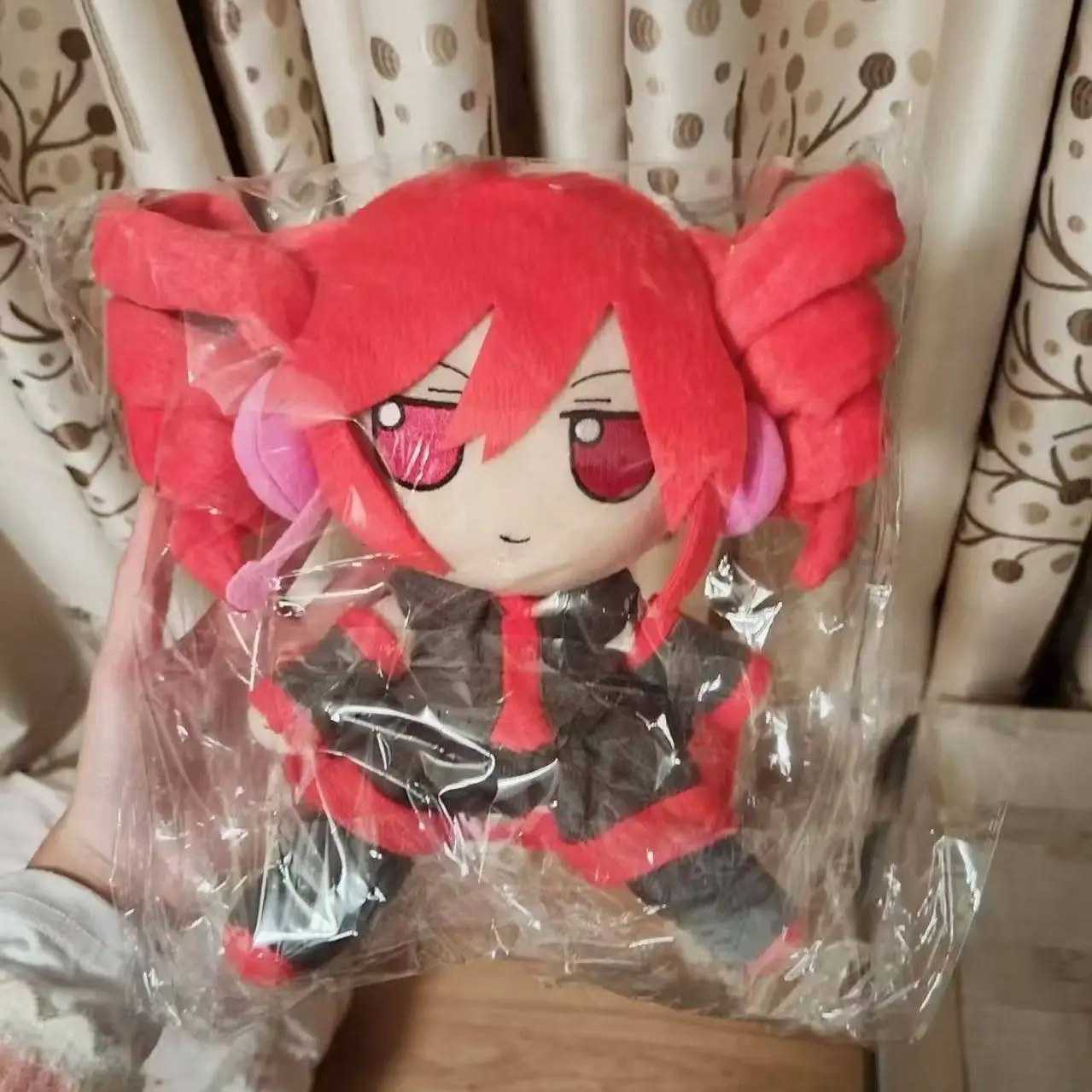 

20-сантиметровая игрушка-кукла в стиле кавайи, мультяшная фигурка идола, аниме-персонаж в позе сидя, плюшевая подушка для переодевания, подарок на день рождения