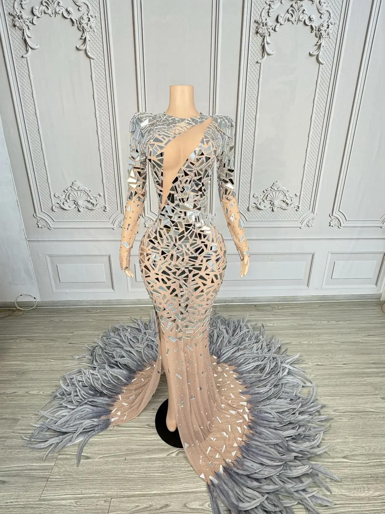 Specchi di fascia alta Piume Abiti lunghi in maglia trasparente Donna Compleanno sexy Abito da sera di lusso Notte Festa Servizio fotografico Indossare Tuoniao