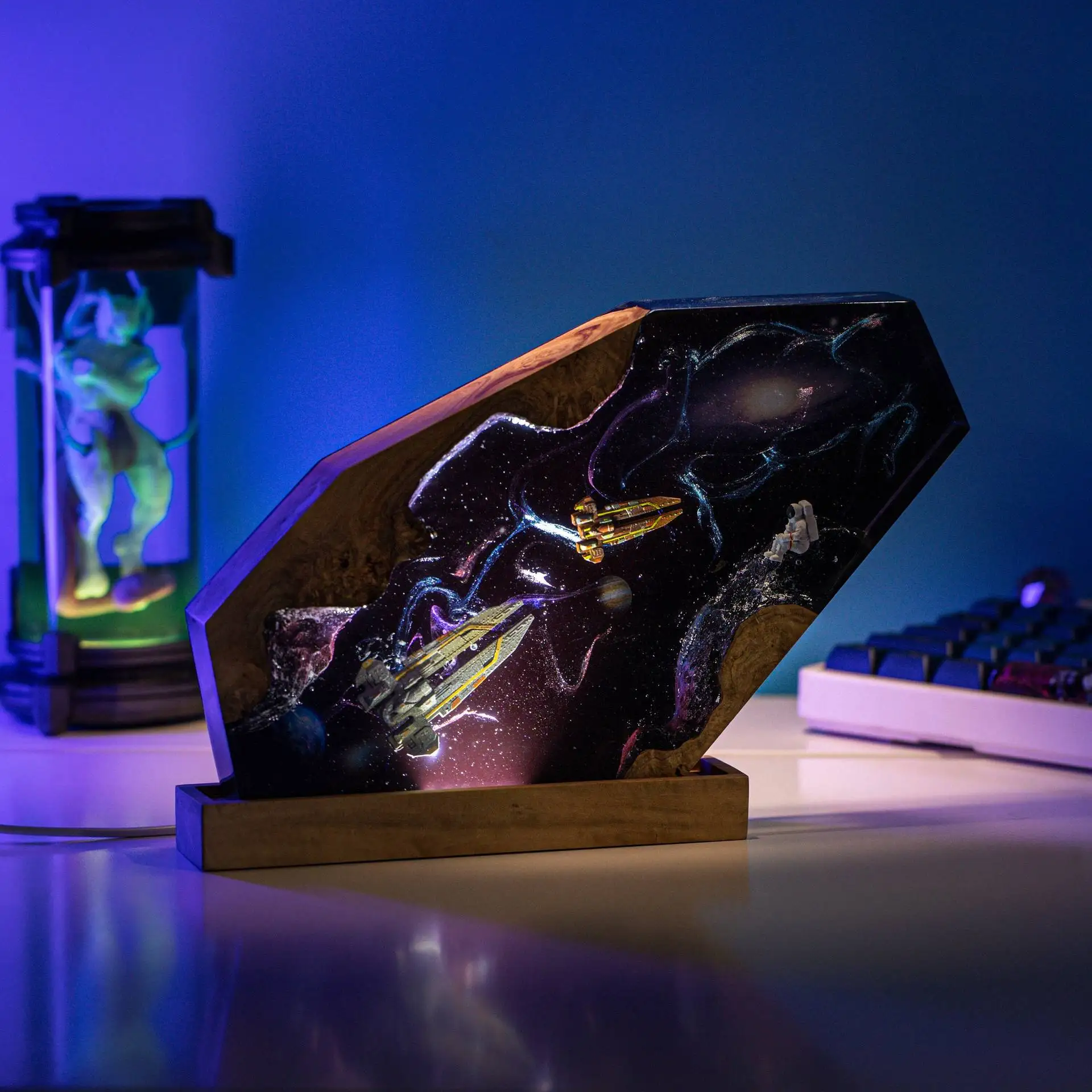 

Индивидуальные предметы, настольный светильник из смолы, межзвездная война, светодиодный ночник, креативная художественная лампа для украшения комнаты, зарядка через USB