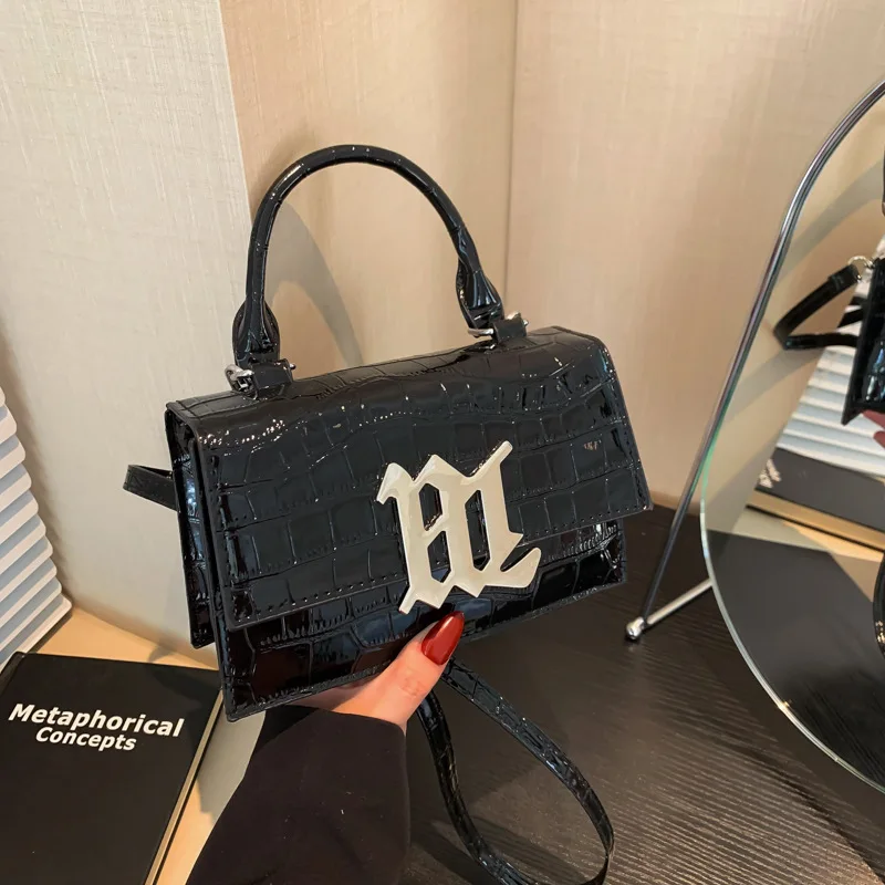 

Женская кожаная большая сумка в корейском стиле 2025 года — минималистичный квадратный кошелек через плечо, шикарная пригородная сумка для ежедневного использования