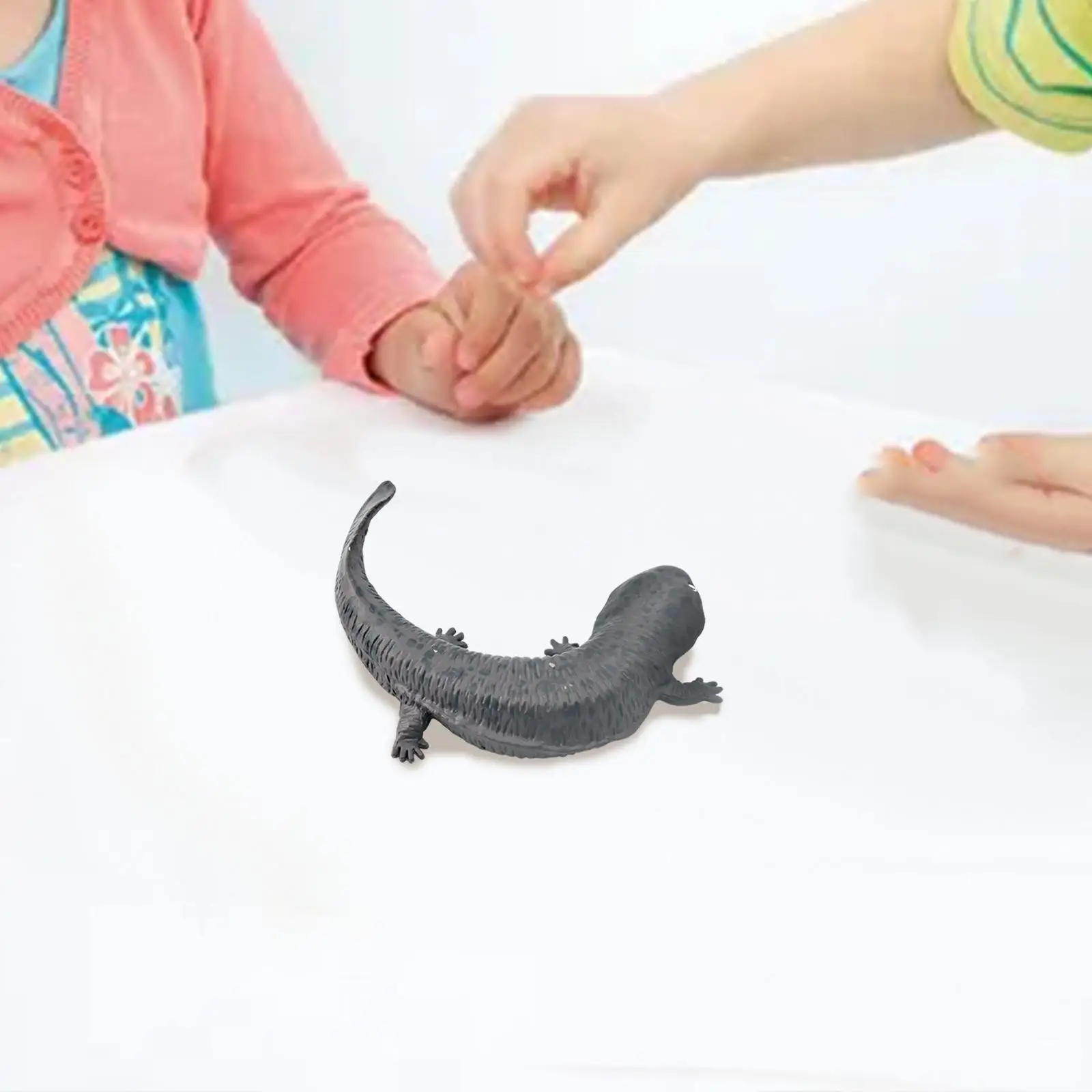 2-6pack Salamander Toy Figurine Ages 3+ Boys Girls Simulation Wildlife Animal