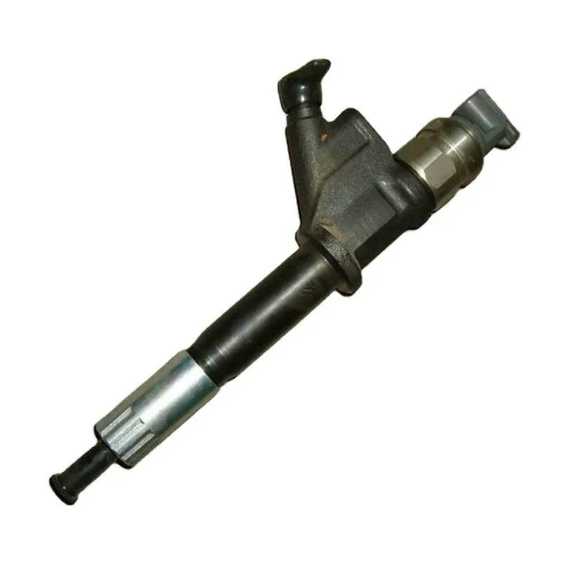 Truck Diesel Engine Parts R61540080017A Fuel Injector