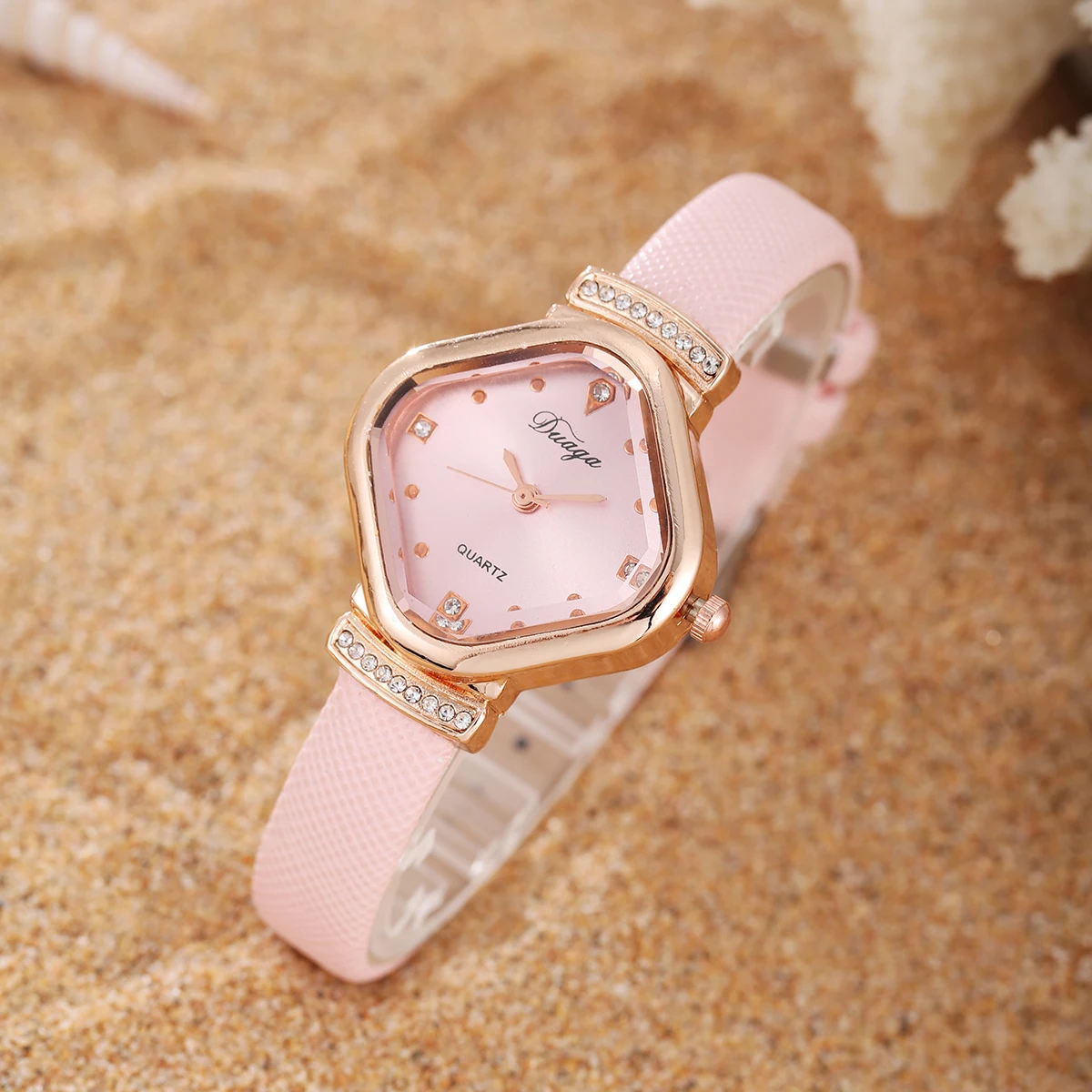 قطعة واحدة من الساعات النسائية الأنيقة البسيطة والأنيقة، لتفتيح لحظات ساحرة، مثالية لهدايا العطلات