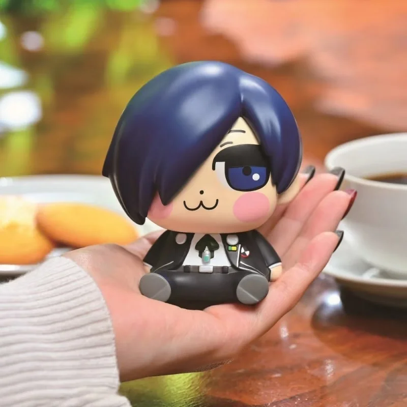 

Виниловая фигурка главного героя Persona 3 Reload в стиле чиби от Takehisa Okawa, коллекционная настольная фигурка для фанатов аниме и игр.