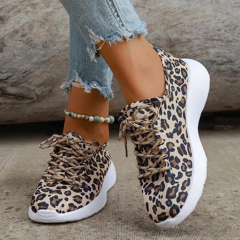 Zapatos vulcanizados con cordones para mujer, zapatillas informales con estampado de leopardo, clásicas, talla grande, 2024