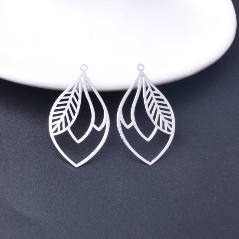30 Stück AB8687 Messingblätter Schmuckanhänger DIY Damen Ohrring Halskette Zubehör – Detail 3
