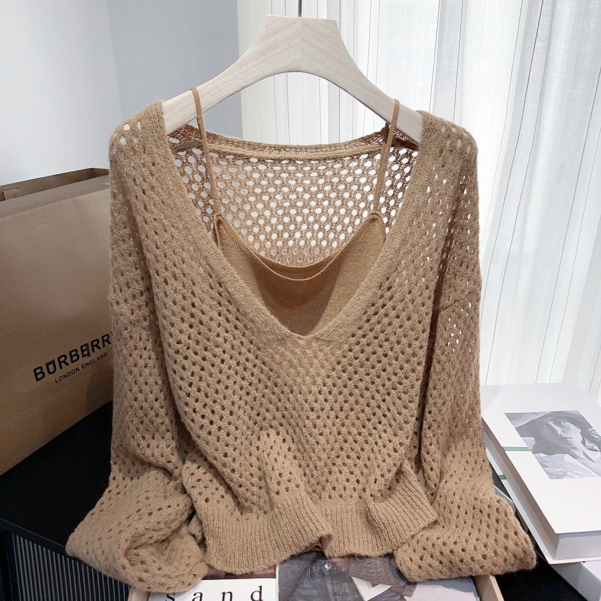 Cafe Au Lait Hollow out Knitted Sweater Women Early Autumn Beauty Ray Mail Short Sleeve Two Piece Set Fashionable And Stylish