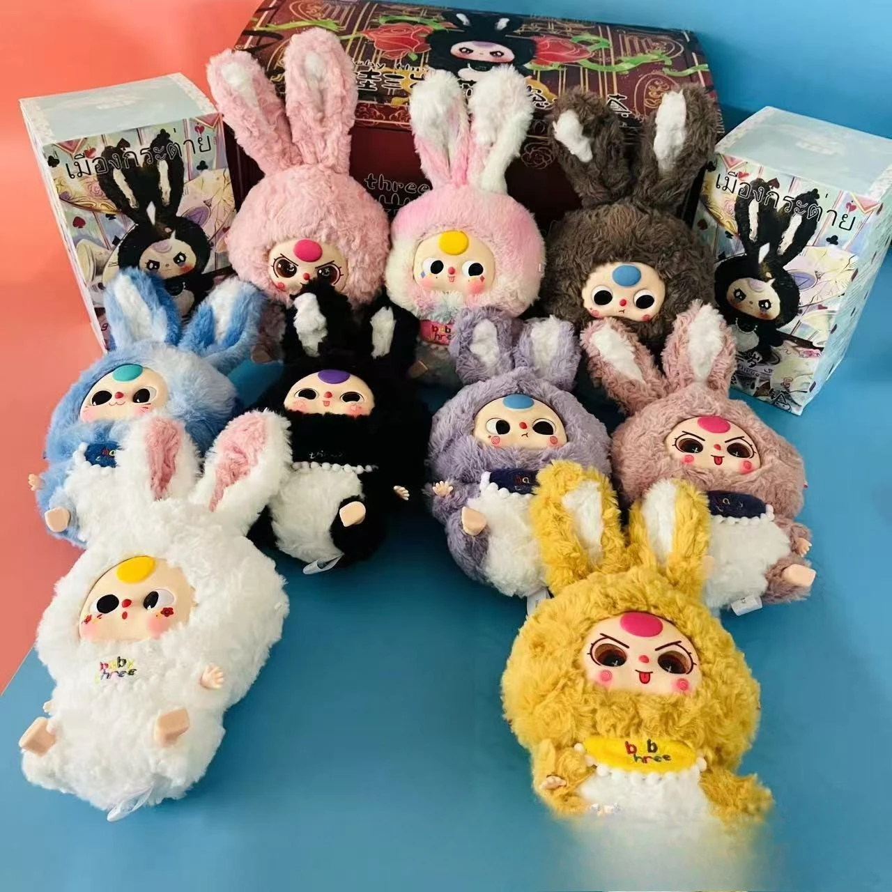 

Китайская версия Lily Town Stock Трехлетний кролик Town Китайская плюшевая слепая коробка Двенадцать зодиаков Ручная серия