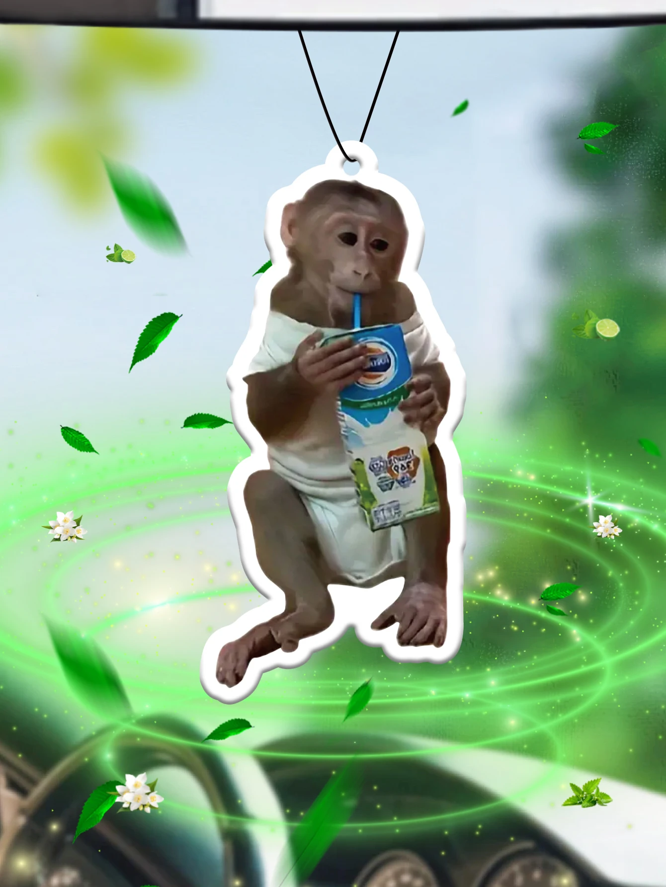 عطر القرد برلين جيرل (سلسلة العطور الفاخرة) عطر سيارة للجنسين ومعطر جو غير سام |     الزيوت العطرية الطبيعية وأقراص العطرية العطرية (نورولي/الجريب فروت/الأرز) |     نوع التعليق ويمكن استخدامه كمشبك تنفيس |     عطر يدوم طويلاً لمدة 60-90 يومًا |     إزالة الروائح الكريهة وتنقية الهواء |     مناسبة للاستخدام في السيارات والمنازل وخزائن الملابس والحمامات. |     تصميم الرسوم المتحركة الكرتونية |     نفس العطر مثل منتجات العداد |