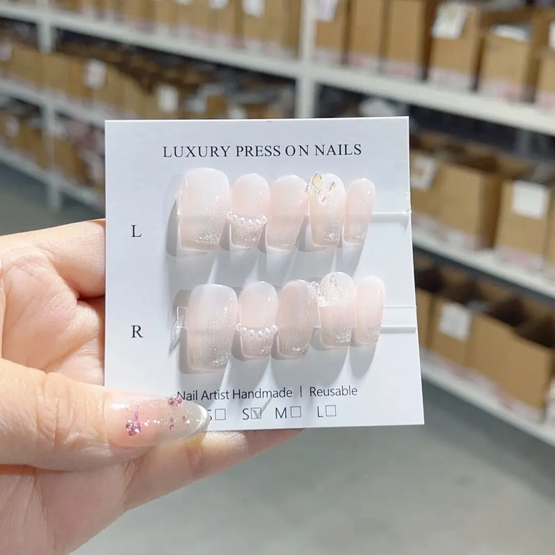 

Aurora Cat Eye Французская фототерапия бабочки Съемный многоразовый высококачественный элегантный белый пресс ручной работы на ногтях. No C131