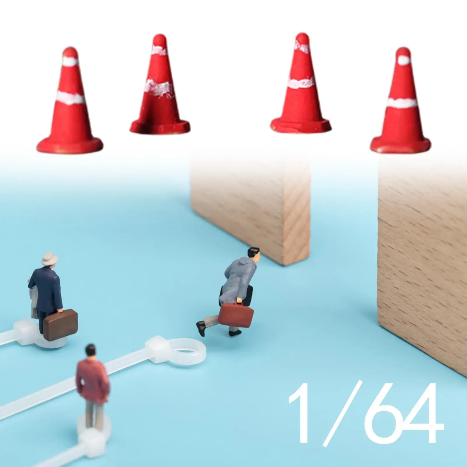 Cônes de signalisation miniatures à l'échelle 1/64, 4 pièces, cônes d'entraînement pour garçons et filles