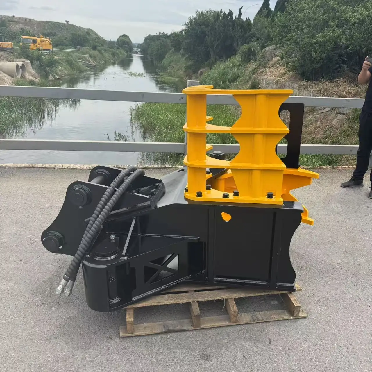 Excavator Hydraulic Tree Cutter Wood Cutting Machine Tree Cutter