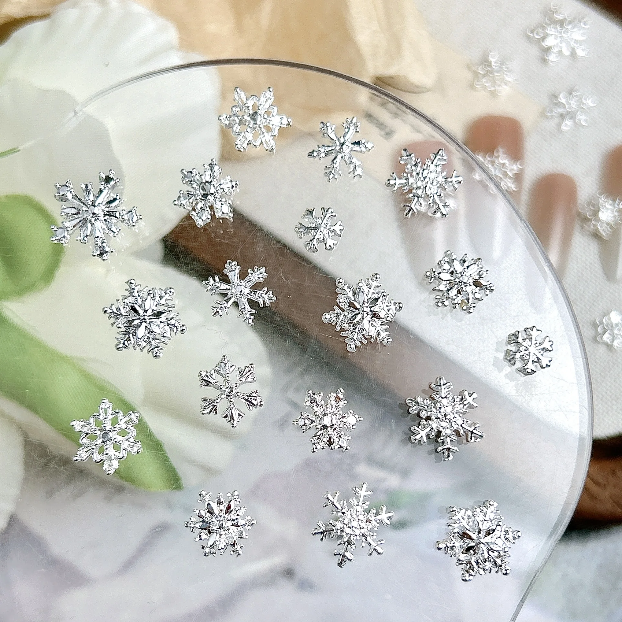 20 pçs estilo múltiplo criativo espumante floco de neve encantos da arte do prego luz liga luxo floco de neve decorações do prego diy unhas francesas