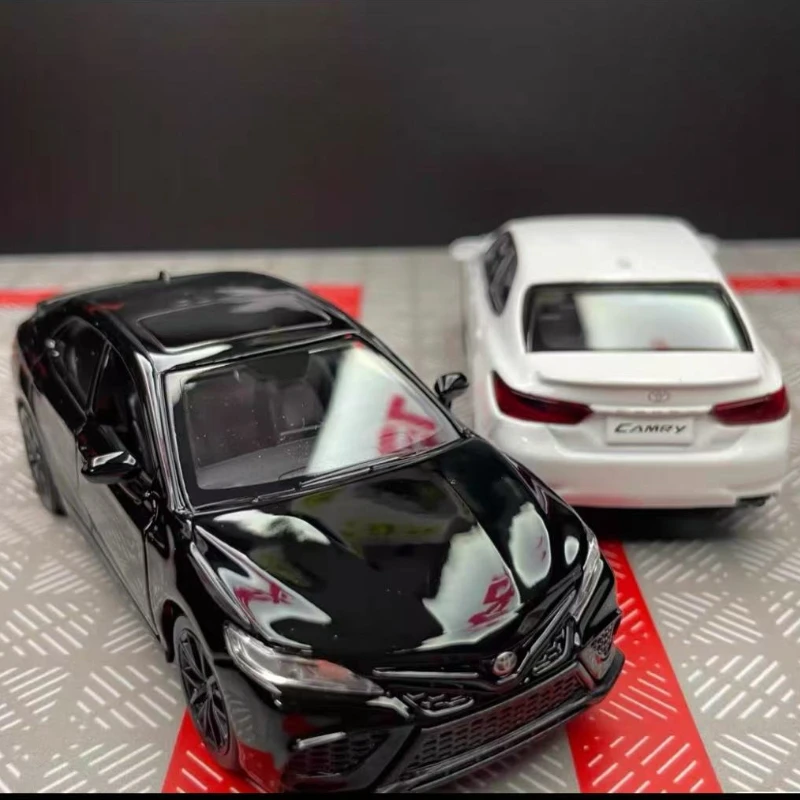 1:36 토요타 캠리 XSE 고시뮬레이션 풀백 자동차 모형 금속 다이캐스트 합금 장난감 자동차 어린이 선물 수집용