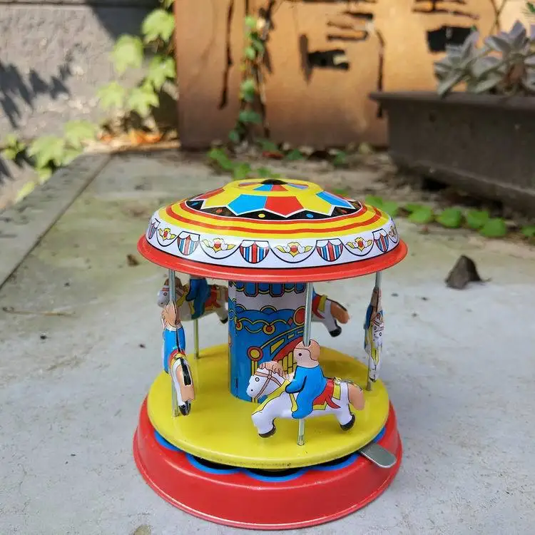 MS271 Carosello Tema nostalgico Ornamento personalizzato Regalo creativo Giocattolo di latta