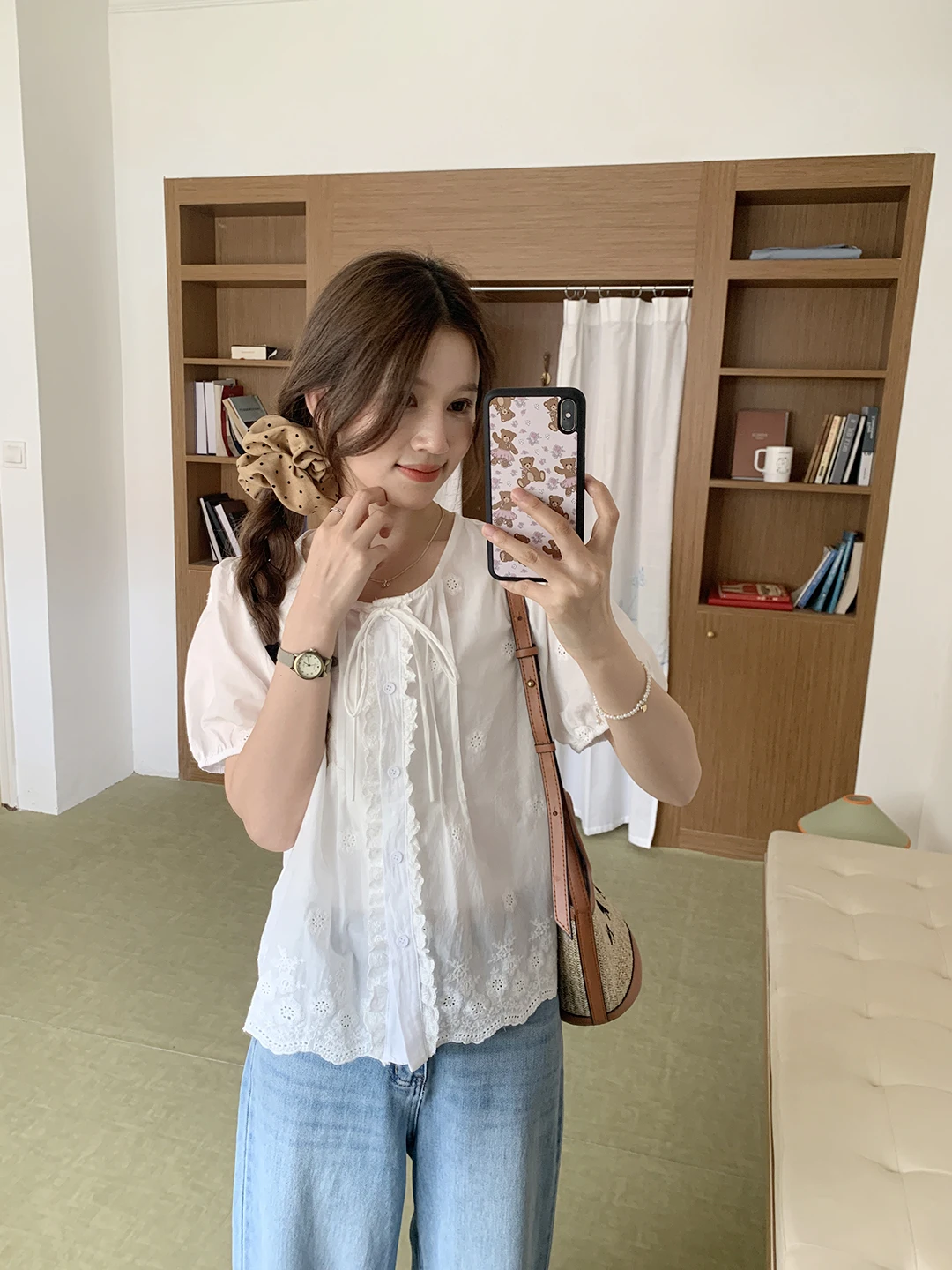 

Lush Floral Embroidery Short Sleeve Shirt Heavy Embroidery Bow Tie Commute Fashion Top Cotton Princess Style Bubble Sleeve