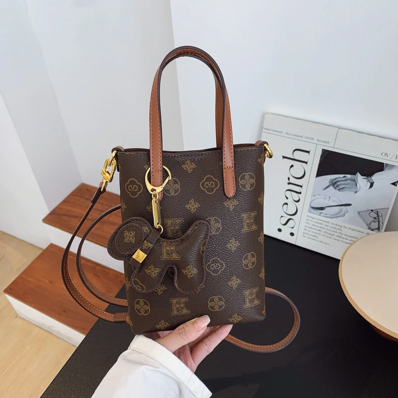 

Vintage Style Leather Crossbody Bag For Women Elegant Shoulder Bag Luxury Designer Tote Fashion Handbag
