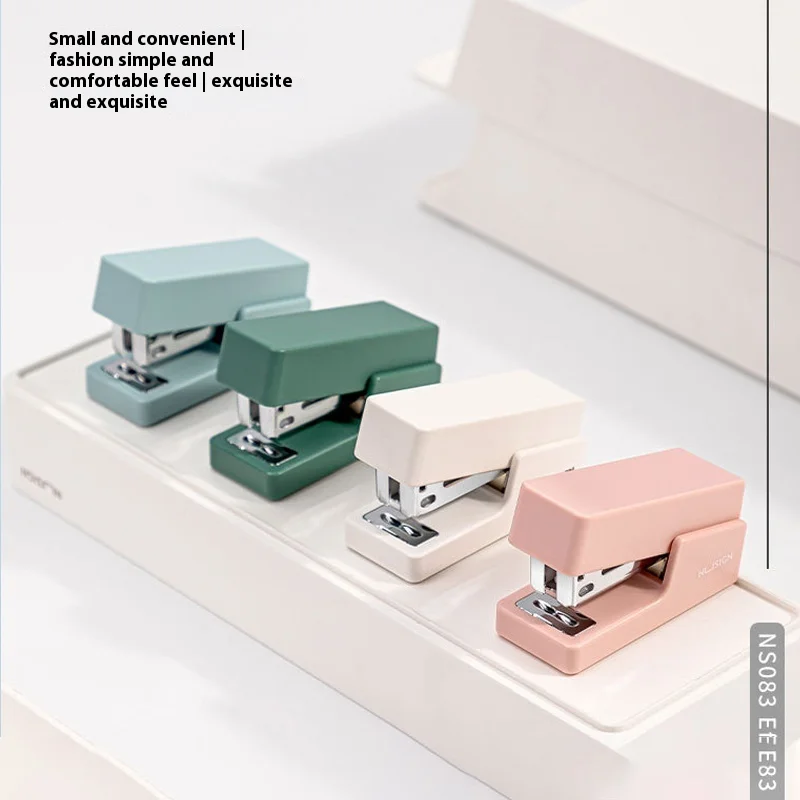 แบบพกพาน่ารักสีกระดาษเครื่อง 1 ชุดอุปกรณ์สํานักงาน 26/6 24/6 Staples เครื่องเขียนแฟชั่น Deli Mini Stapler