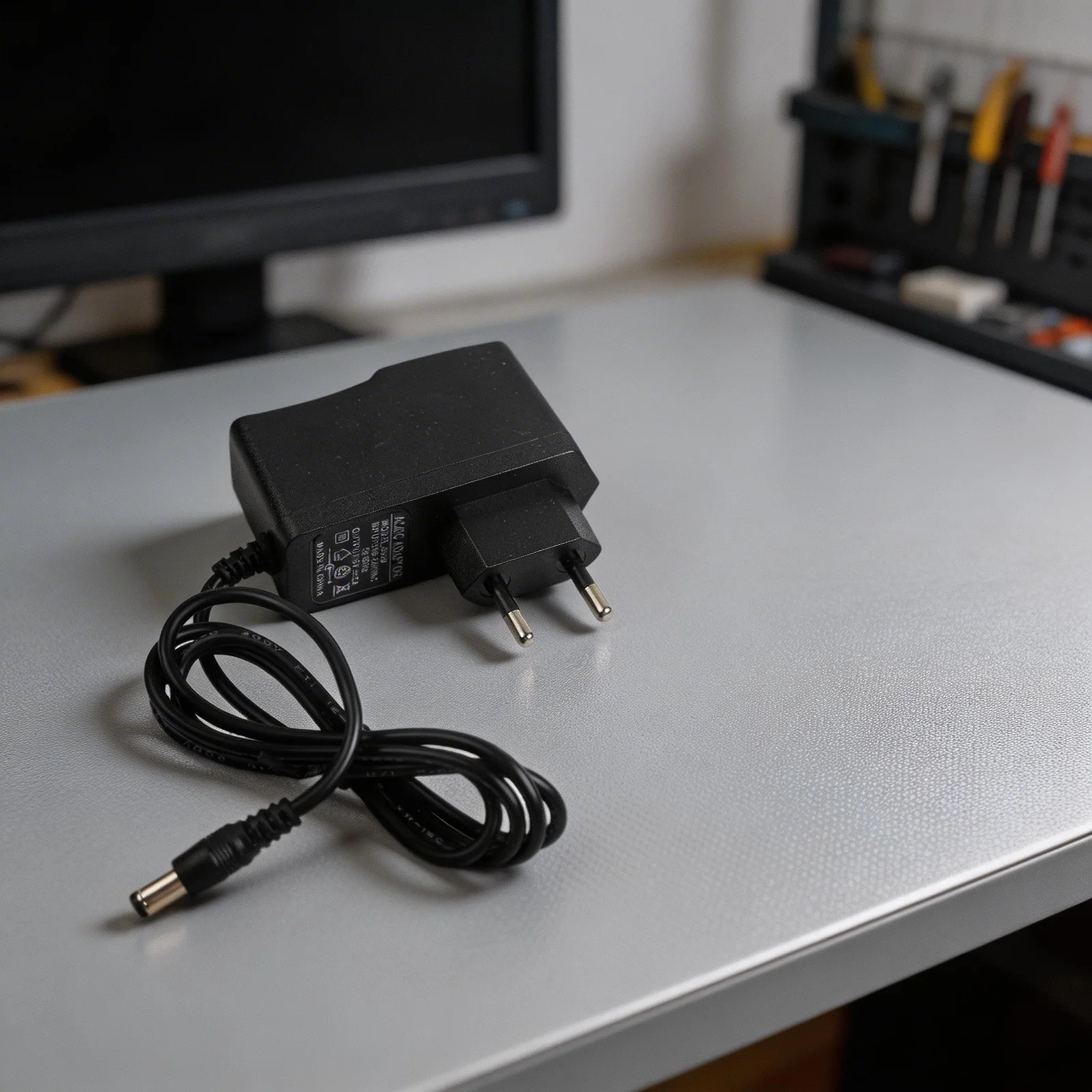 

Адаптер-конвертер 5В 2А для офиса и дома, зарядное устройство с индикатором заряда, разъем EU, размер 5.5мм X 2.1мм