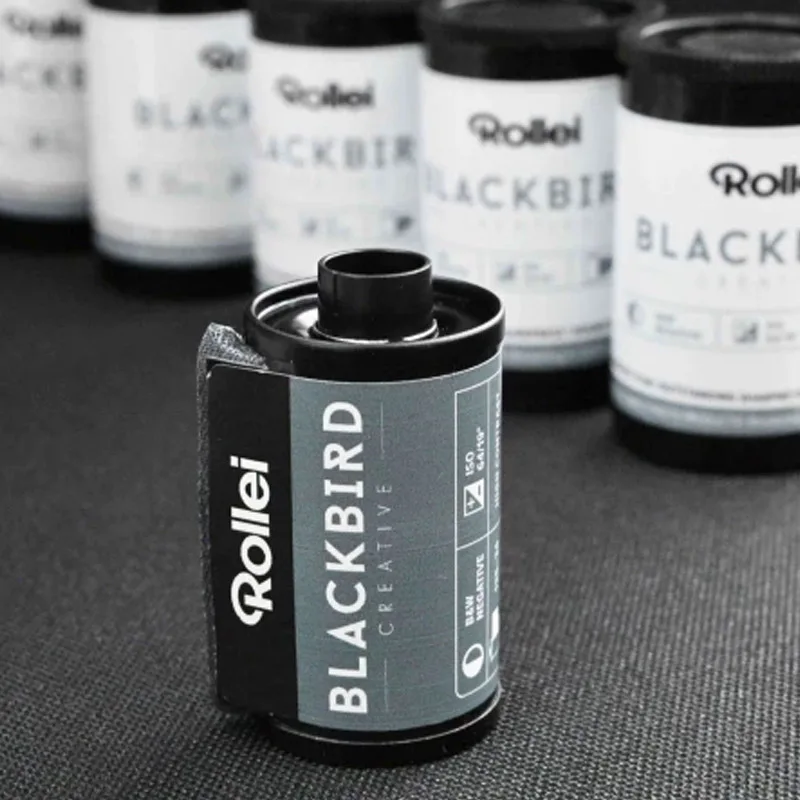 En stock: Rollo de película negativa en blanco y negro Rollei BlackBird Creative de 35 mm para cámara Kodak (Fecha de caducidad: Enero de 2027)