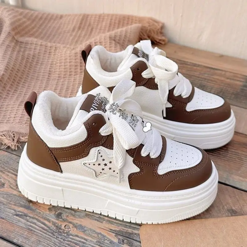 Women Breathable Retro Sneakers Casual Star White Shoes Thick Heel Heart Sneakers Casual Running Platform Y2K Lovely Bread Shoes