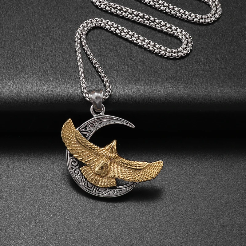 Beautiful Fashion Flying Eagle Moon Pendant Men\'s Domineering Locomotive Hip Hop Rock Party Animal Necklace Trend Jewelry Gift