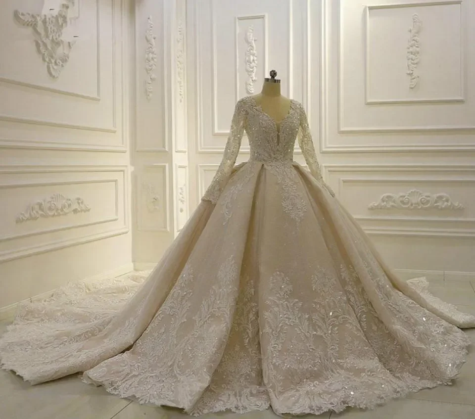 

Elegant fashion Line A Crystal Pearl beaded V-neck long sleeve sweep train romantic wedding auditorium luxury wedding dress