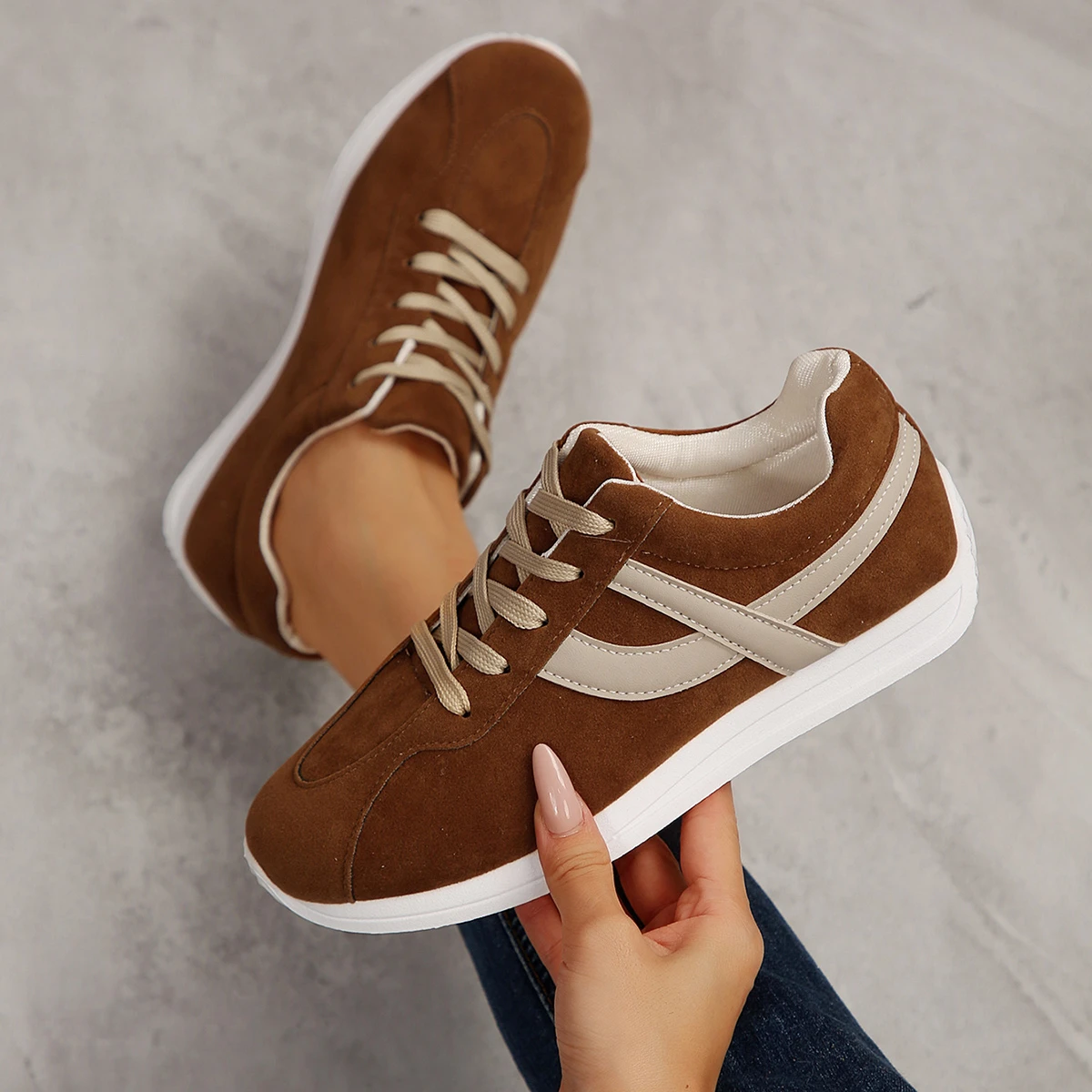 Women's Casual Breathable Sports Shoes Spring Autumn Seasonal Retro Style Round Toe Comfortable Flat Shoes for Women - view 5
