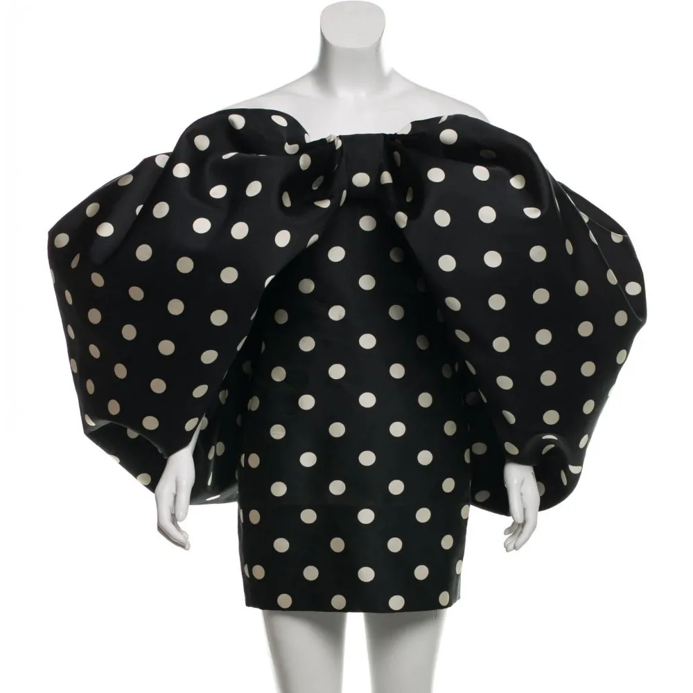 

Black White Polka Mini Prom Dresses with Sleeves Above Knee Length Custom Short Party Dress Off Shoulder Straight Prom Gowns