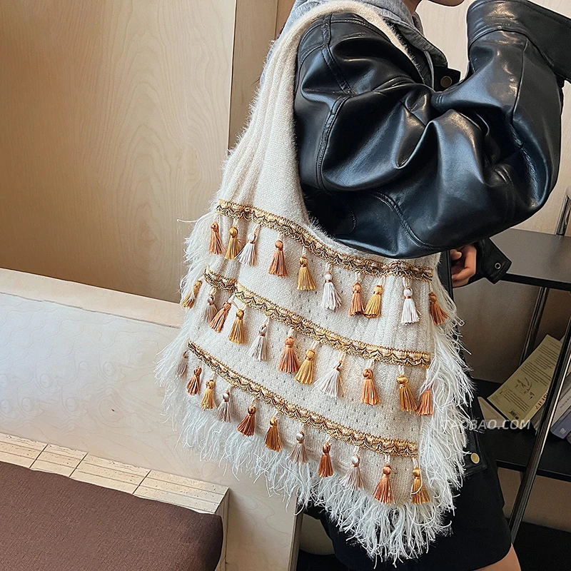 

Casual Large-capacity Knitted Handbag for Women 2025 Trend Leisure Versatile Shoulder Bags Unique Design Chic Tote Bags