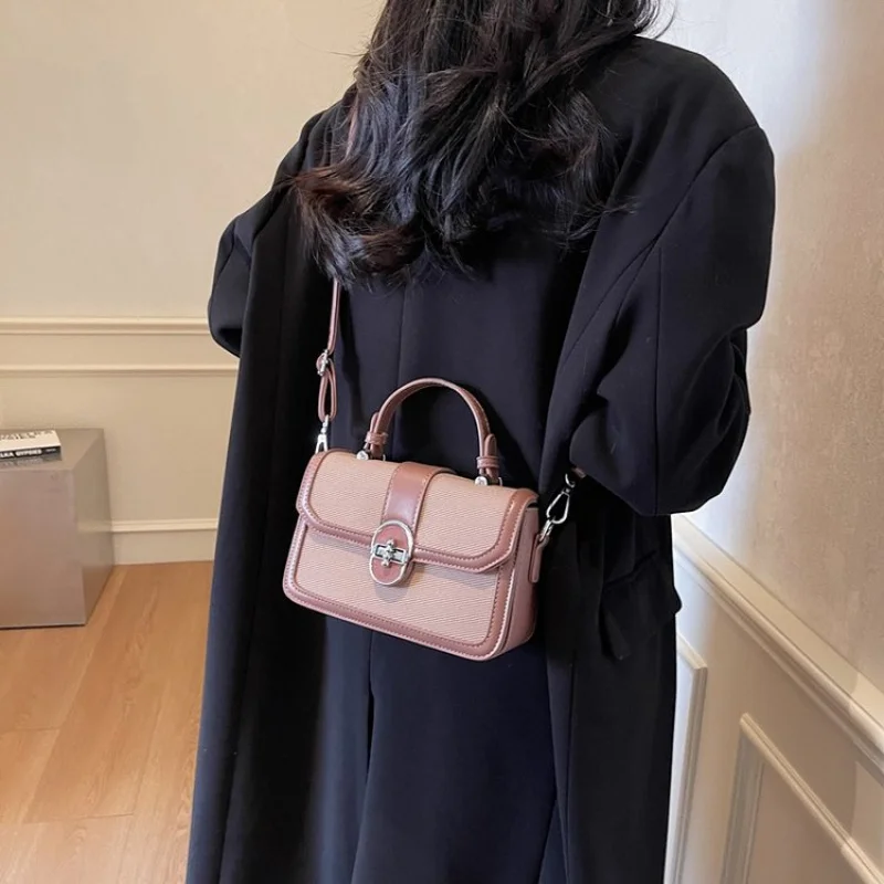 

Весна 2025 года, модный женский нейлоновый рюкзак, водонепроницаемая сумка с несколькими карманами, большая вместительная дорожная сумка для ежедневных поездок на работу