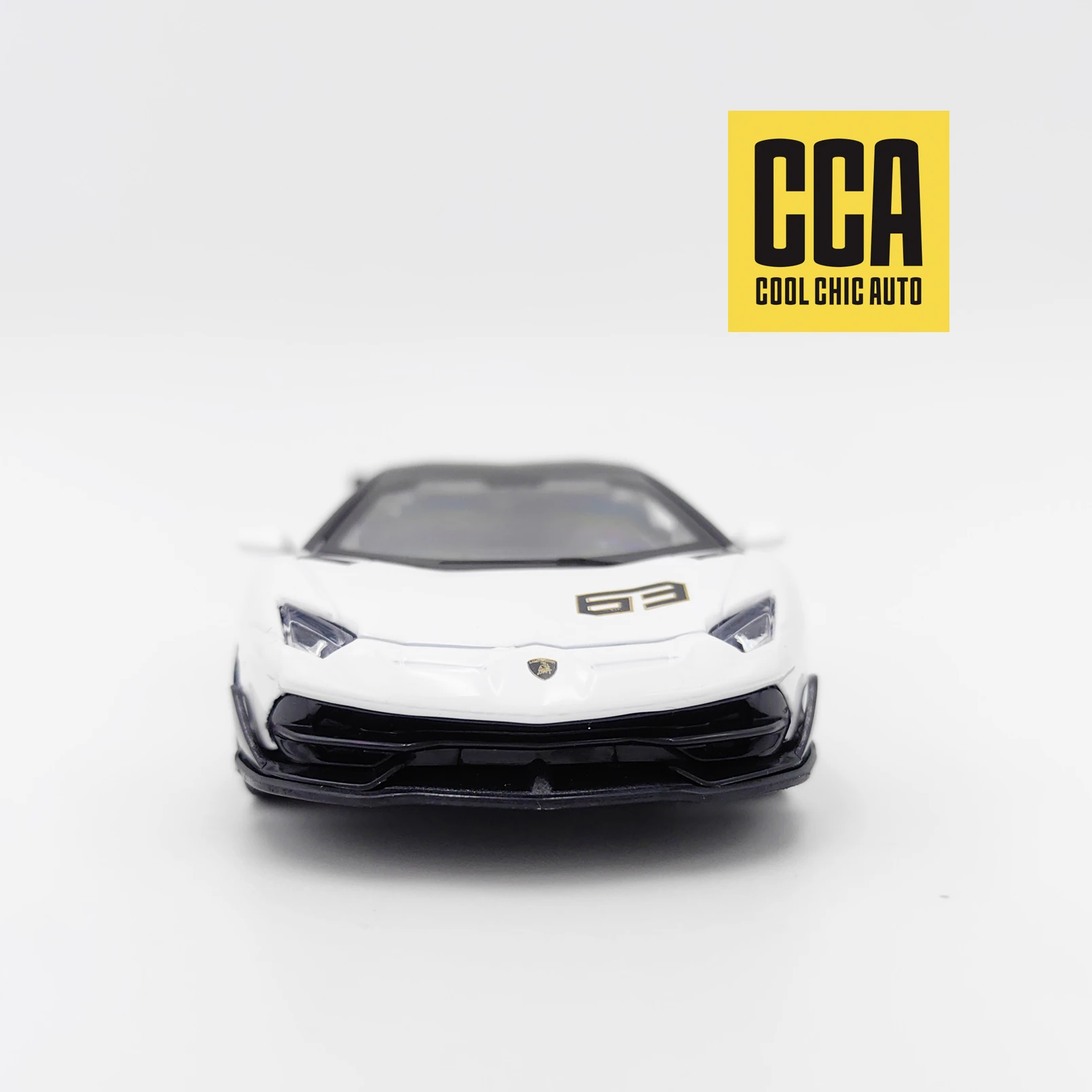 CCA 1:43 white Lamborghini Evontado SVJ63 die-cast alloy car model collectible holiday birthday gift