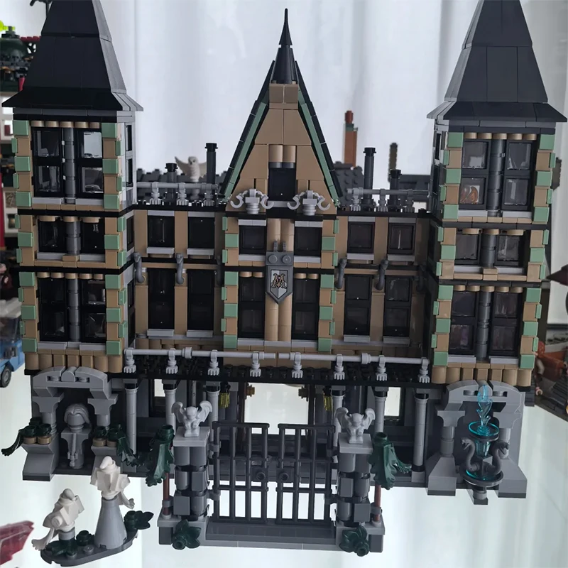 クリエイティブ 1610ピース 映画の有名なシーン マルフォイ邸 組み立てブロック 映画建築模型 組み立てレンガ おもちゃ 子供 大人向けギフト