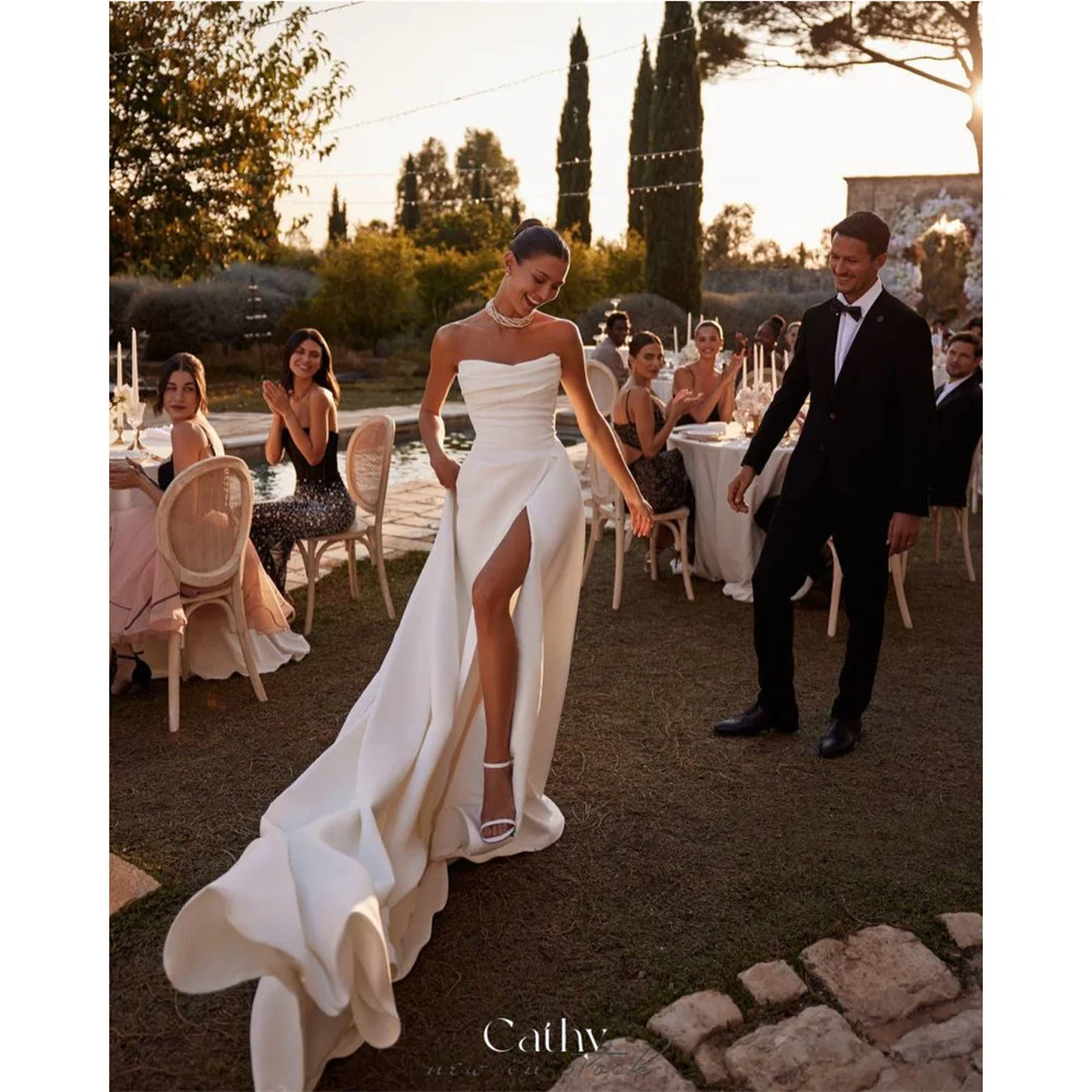 Cathy White Strapless Side High Split Pleats Wedding Dress Sleeveless فساتين سهرة A-line Customized vestidos de noiva 2025