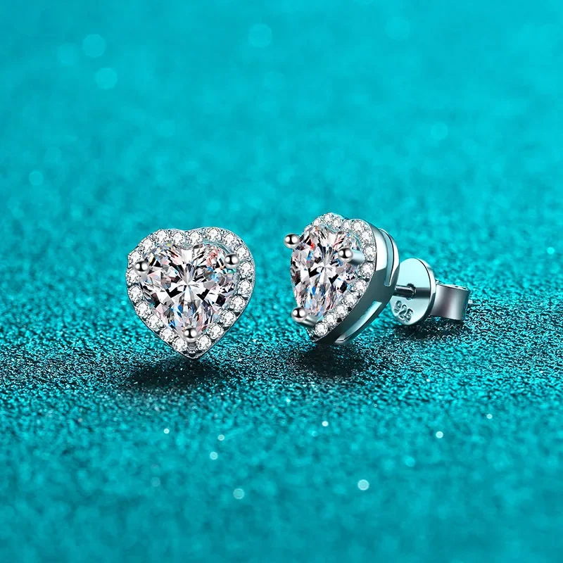 18K gold earrings for women plated pt950 platinum small exquisite diamond heart-shaped moissanite earrings stud earrings