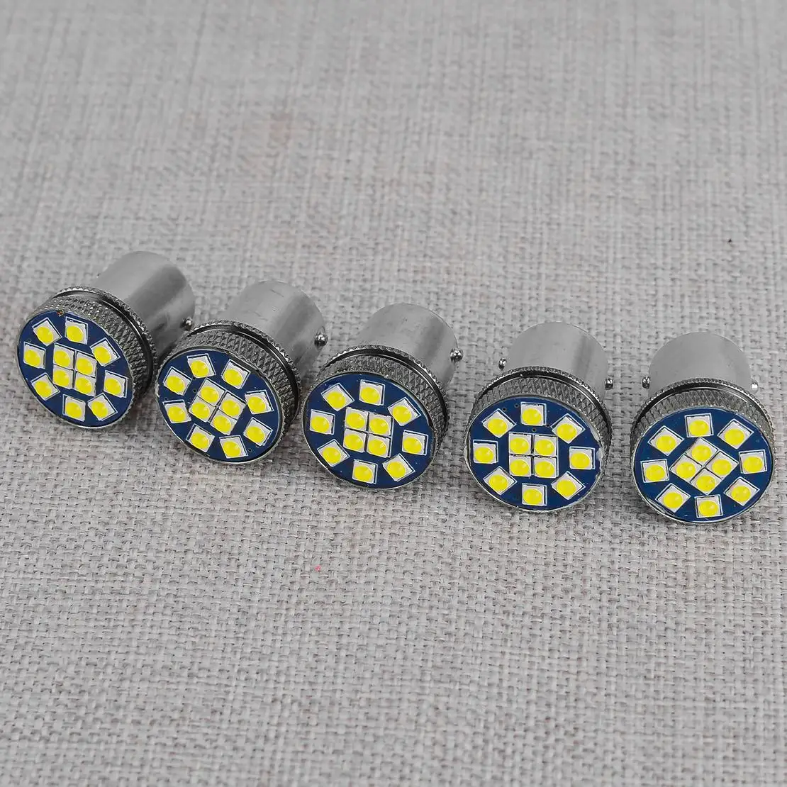 

Белый светодиод 12SMD BAY15D 1156 1157 7440 3157 T20 P21W DRL Указатели поворота, универсальные лампы для автомобиля, грузовика 24 В