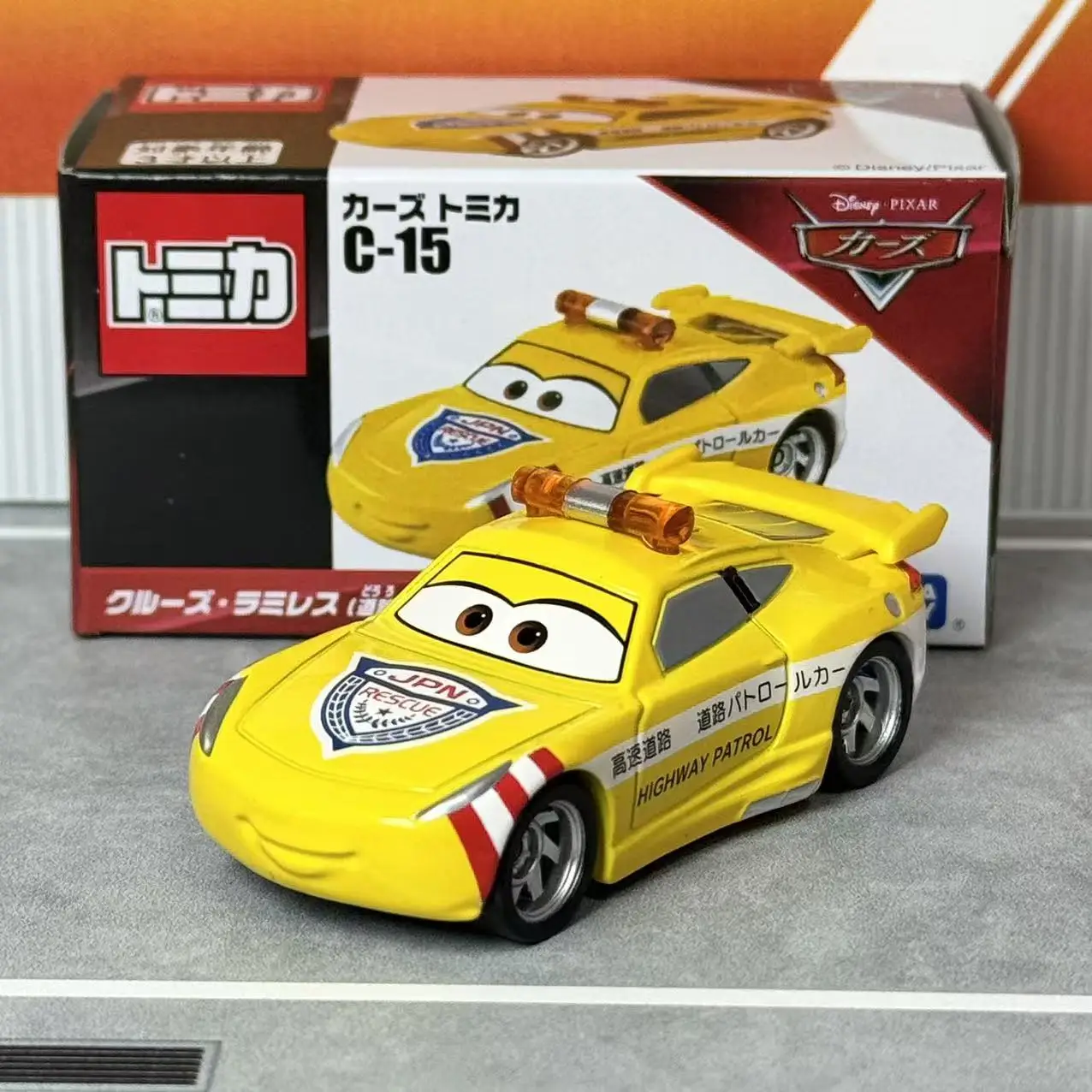 

Takara Tomy Disney Cars Tomica C-15 Cruise Ramirez (тип дорогиного патруля) Игрушки из сплава, литая под давлением металлическая модель для детей