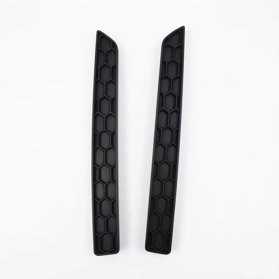 Rear Bumper Reflector Honeycomb Trim Air Grille Fits BMW F80 F82 F83 M3 M4 Part Number: 63147848583/584