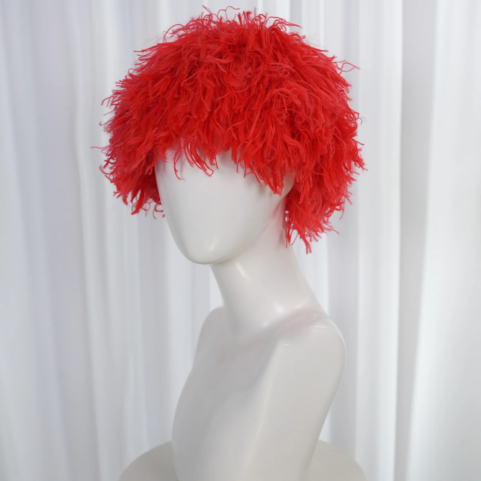 باروكة صناعية قصيرة من مادة الغزل الأحمر، رقيق وفرو، مناسبة لكل من الرجال والنساء، مناسبة للاستخدام في الحفلات
