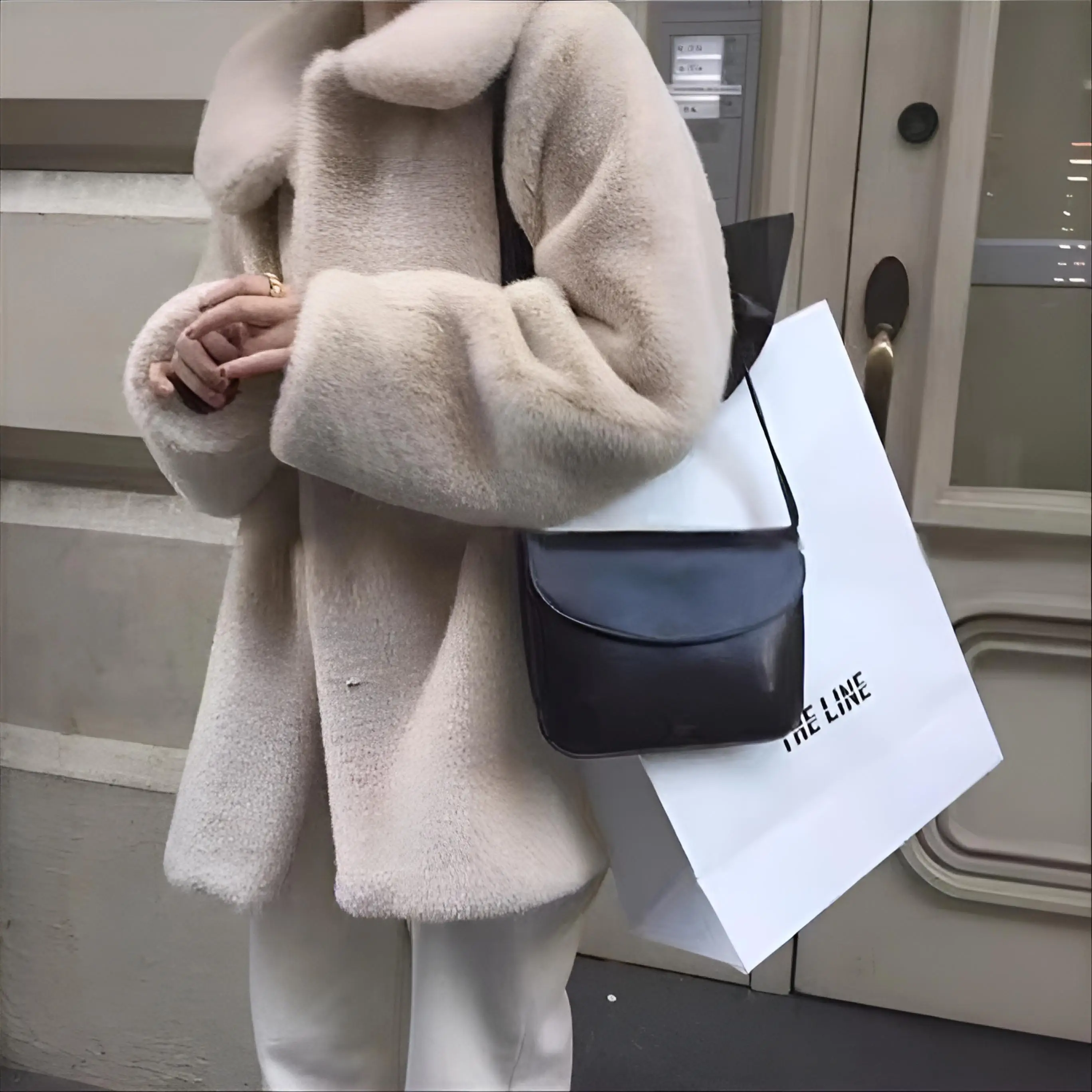 Manteaux léopard en fausse fourrure pour femmes, en velours côtelé rabattu, pour mères de travail, lettres de Style britannique, cristal pelucheux, vêtements à capuche de pilote Maillard OL